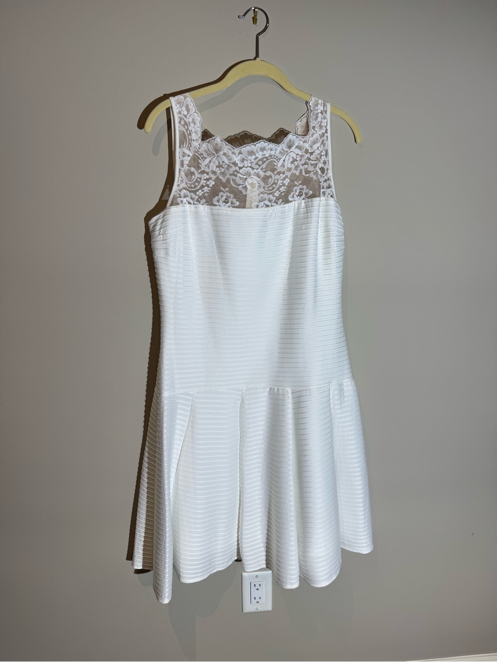 Melanie Lyne White Lace Yoke Fit-and-Flare Dress